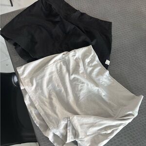 2 pair Vuori Women's Black and Gray Skorts